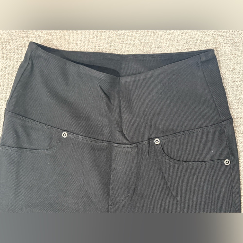 Ruby Ribbon Jean Leggings in Black - Picture 3 of 5